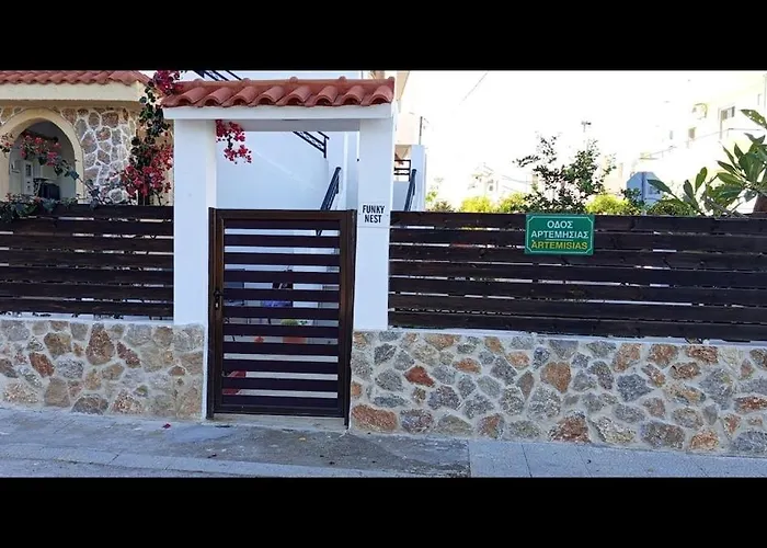 Апартаменты Funky Nest - A Cozy In Zipari *